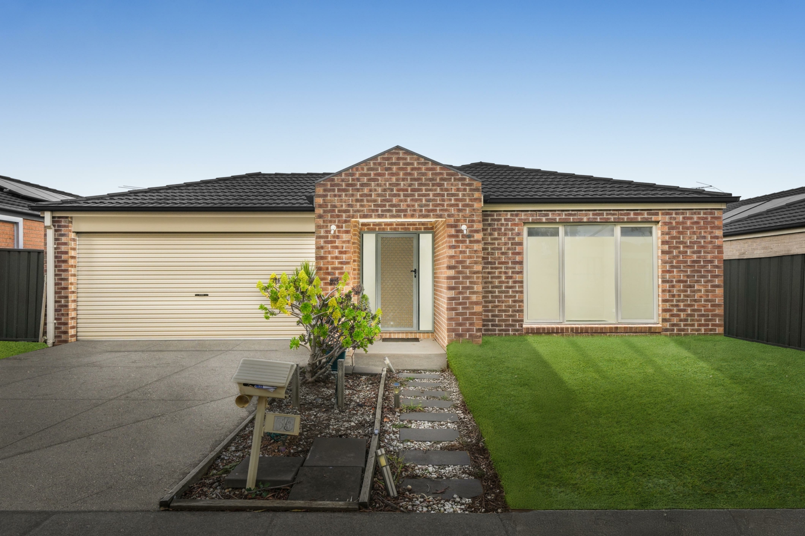 55 Weavers Street, MANOR LAKES