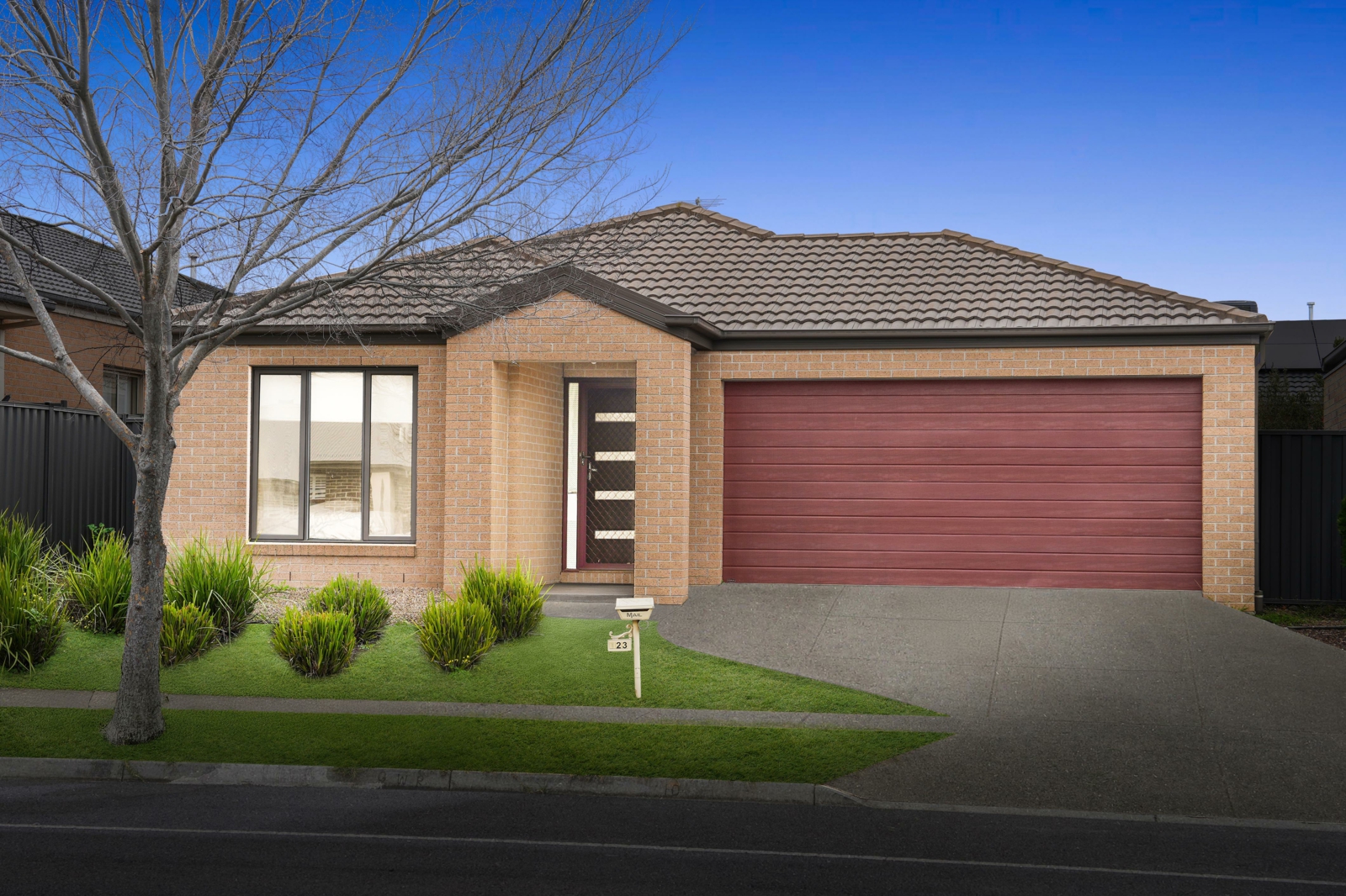 123 Kinglake Drive,Manor Lakes