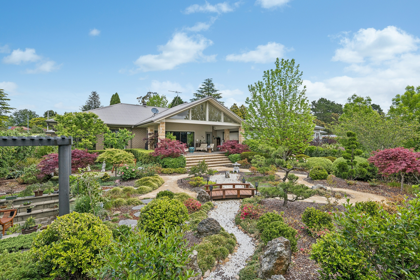 71 Waratah Road,Wentworth Falls