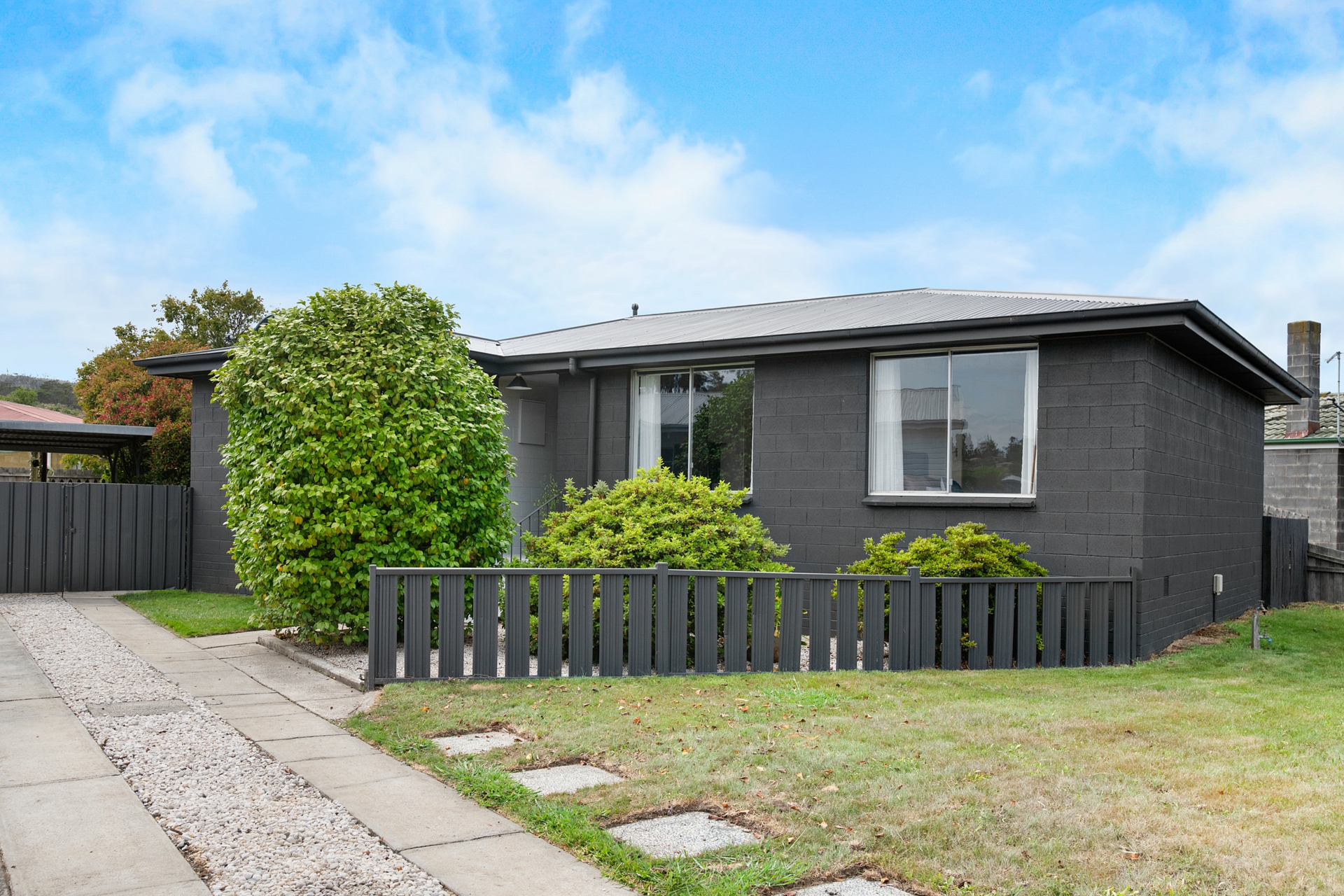24 Blyth Street, RAVENSWOOD