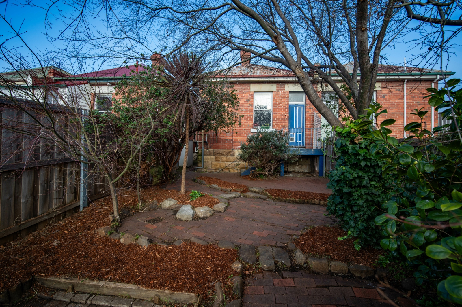 349 Argyle St E8.jpg