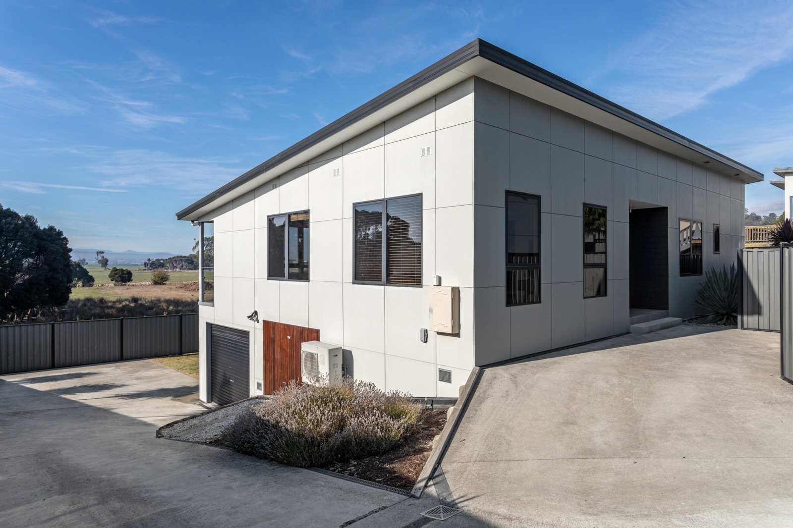 2-27 Henry Grove, Legana-22.jpg