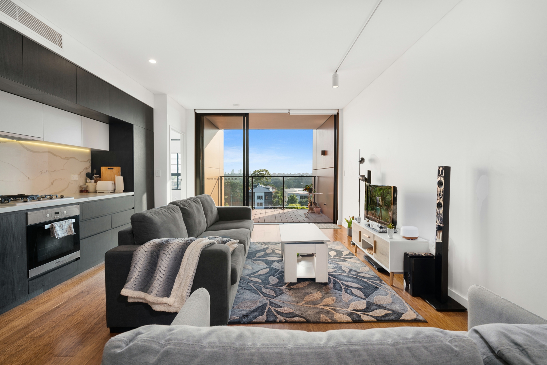 52/21 Bay Drive,Meadowbank