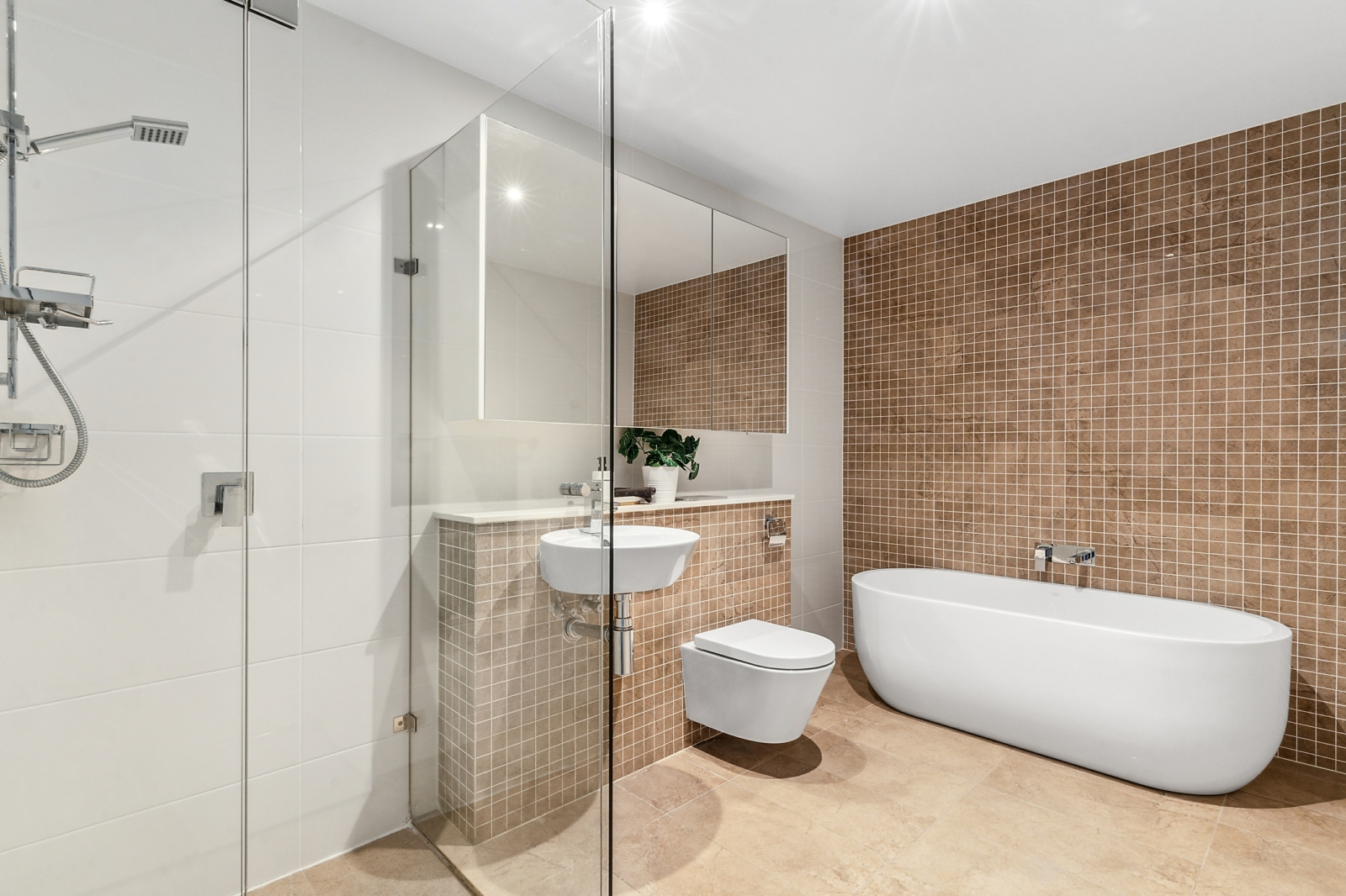 Bathroom (1).jpg