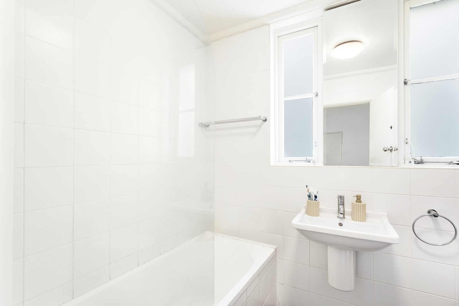 5 bathroom.jpg
