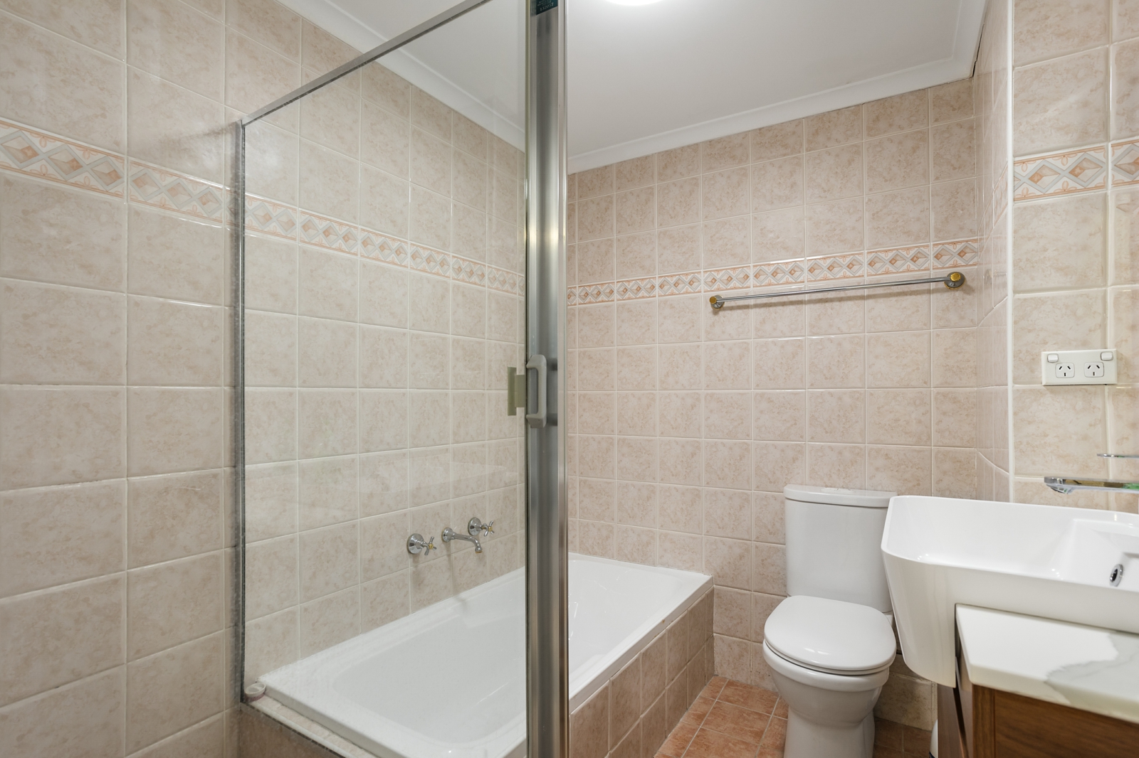5 bath.jpg
