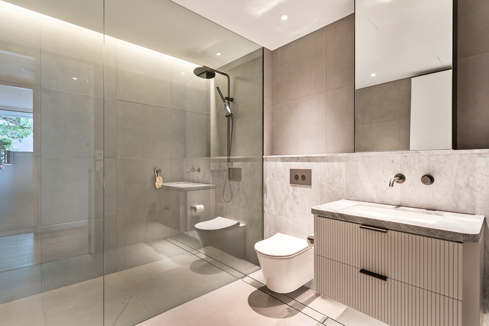 7 bath.jpg