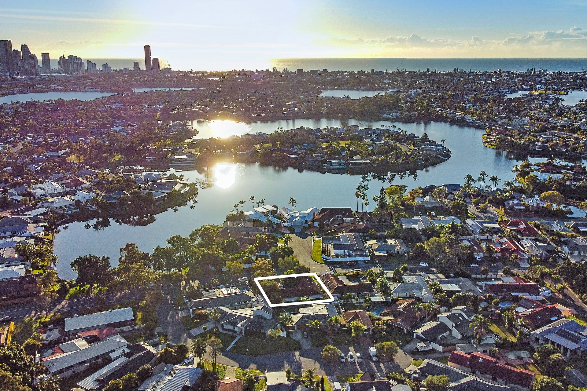 90 Barrier Reef Drive, MERMAID WATERS