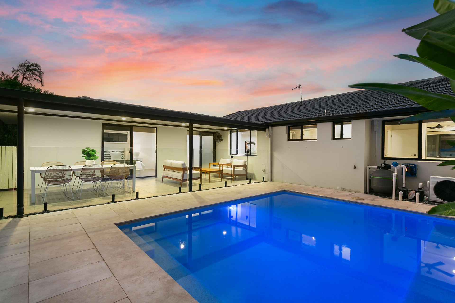 17 Montezuma Drive, BURLEIGH WATERS