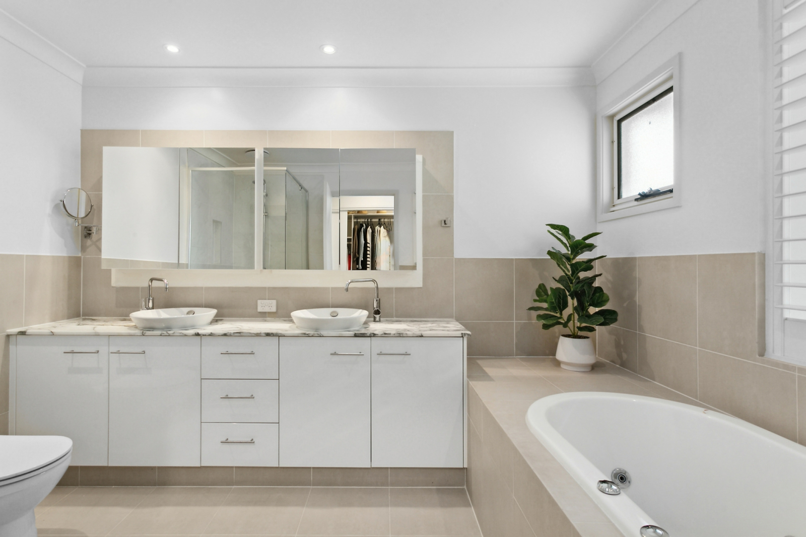 Main Ensuite