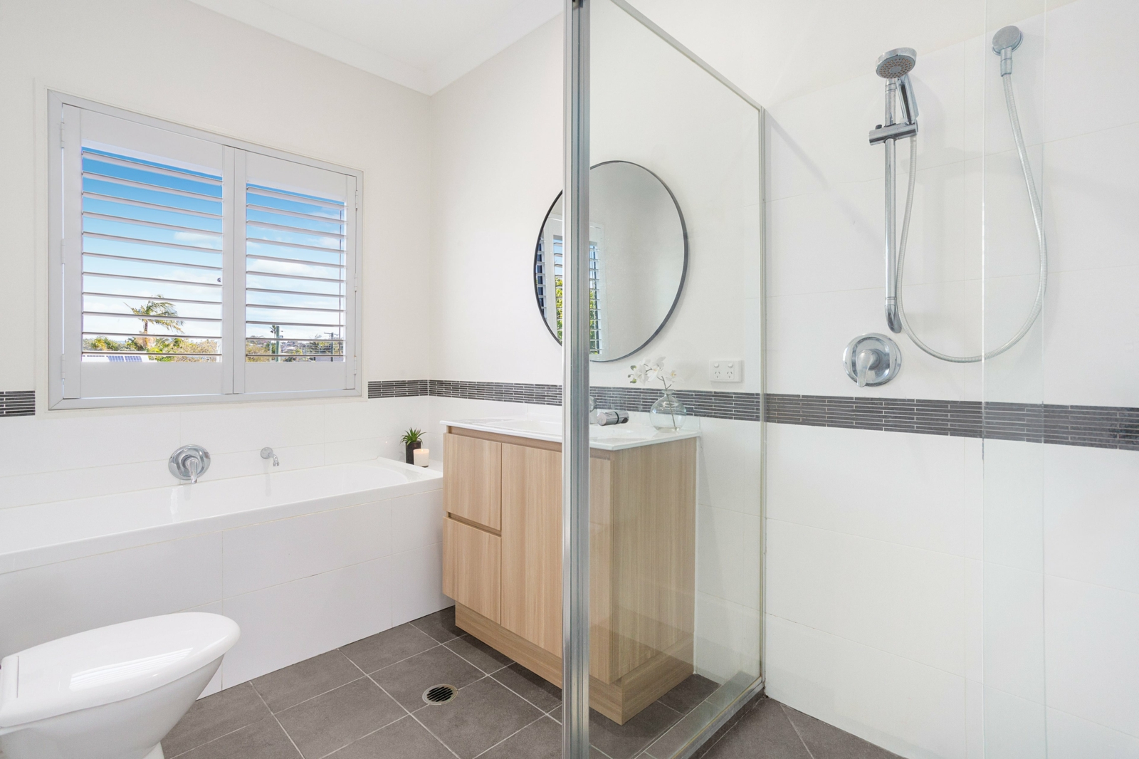 7. Bathroom.jpg