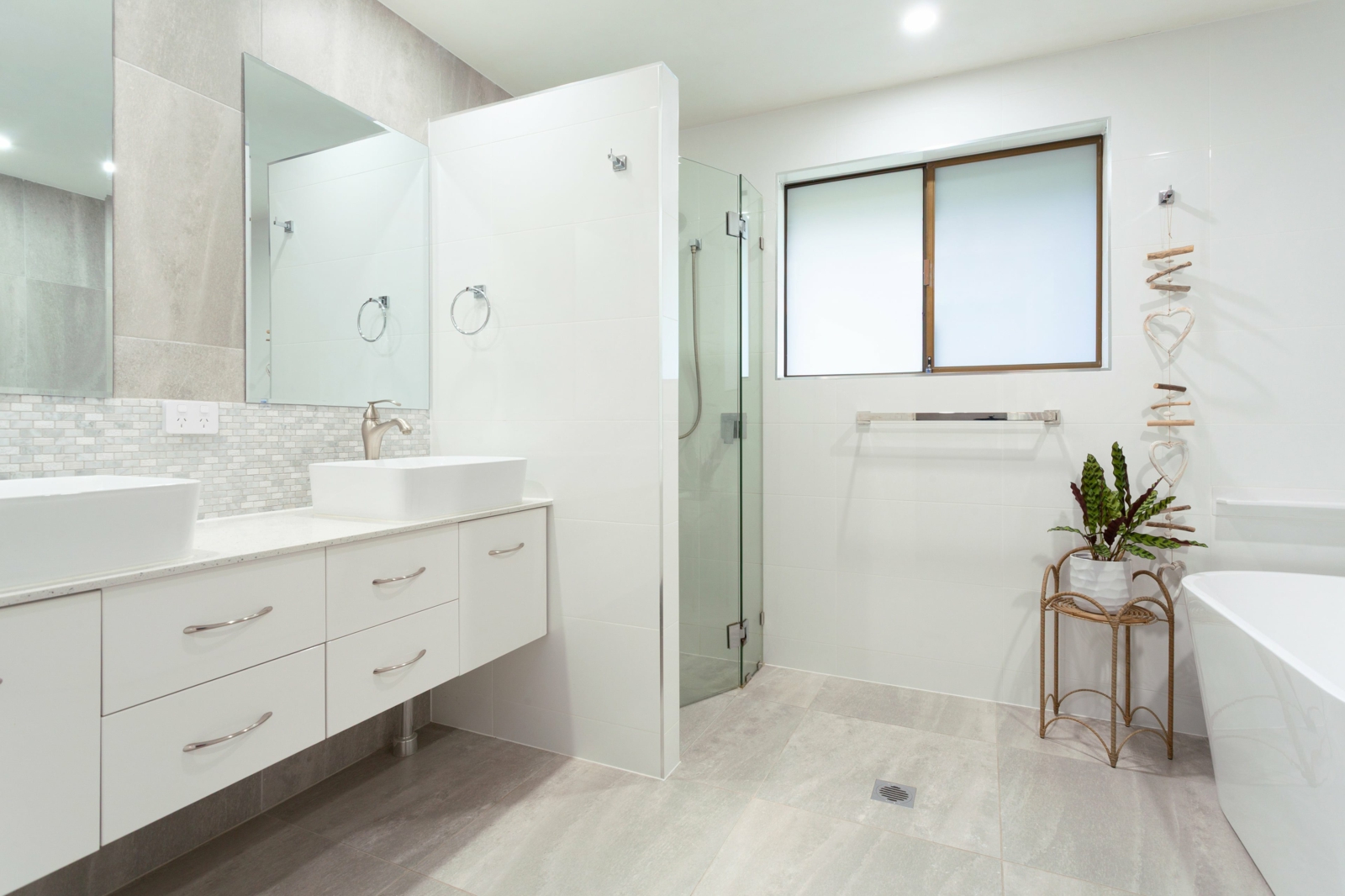 7. Bathroom.jpg