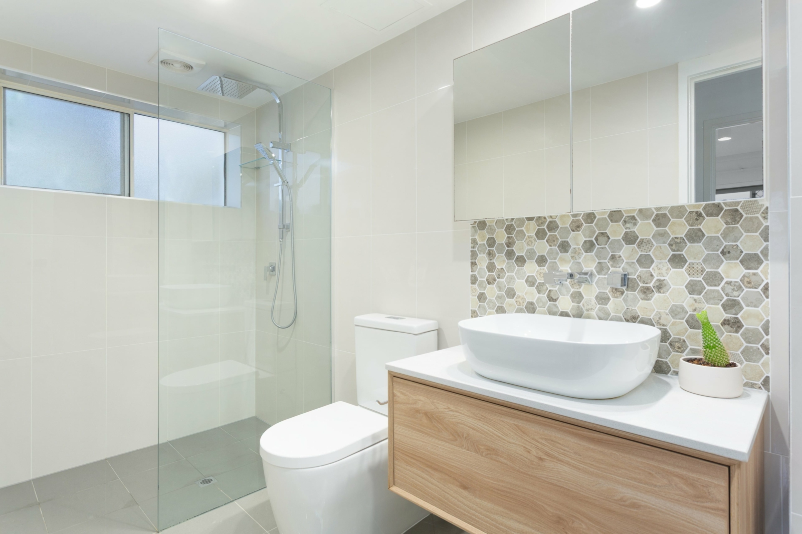 10. Bathroom.jpg