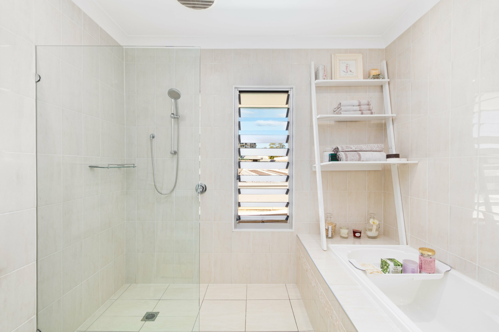 7. Bath.jpg