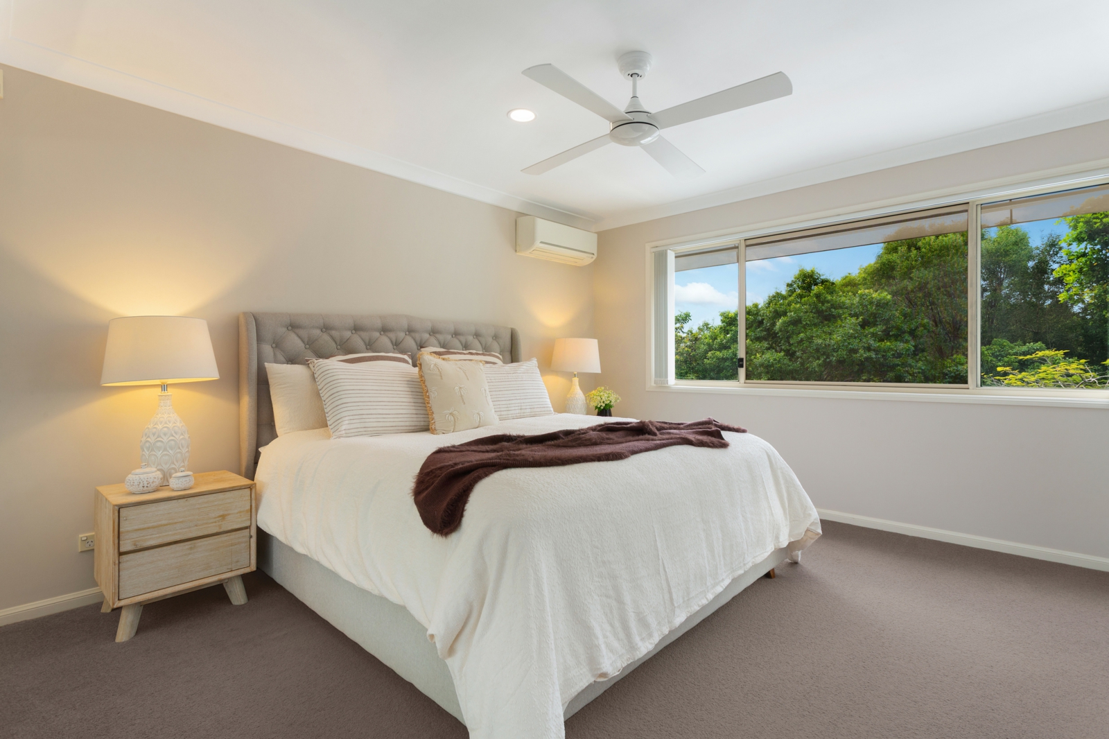 6. Main Bed.jpg