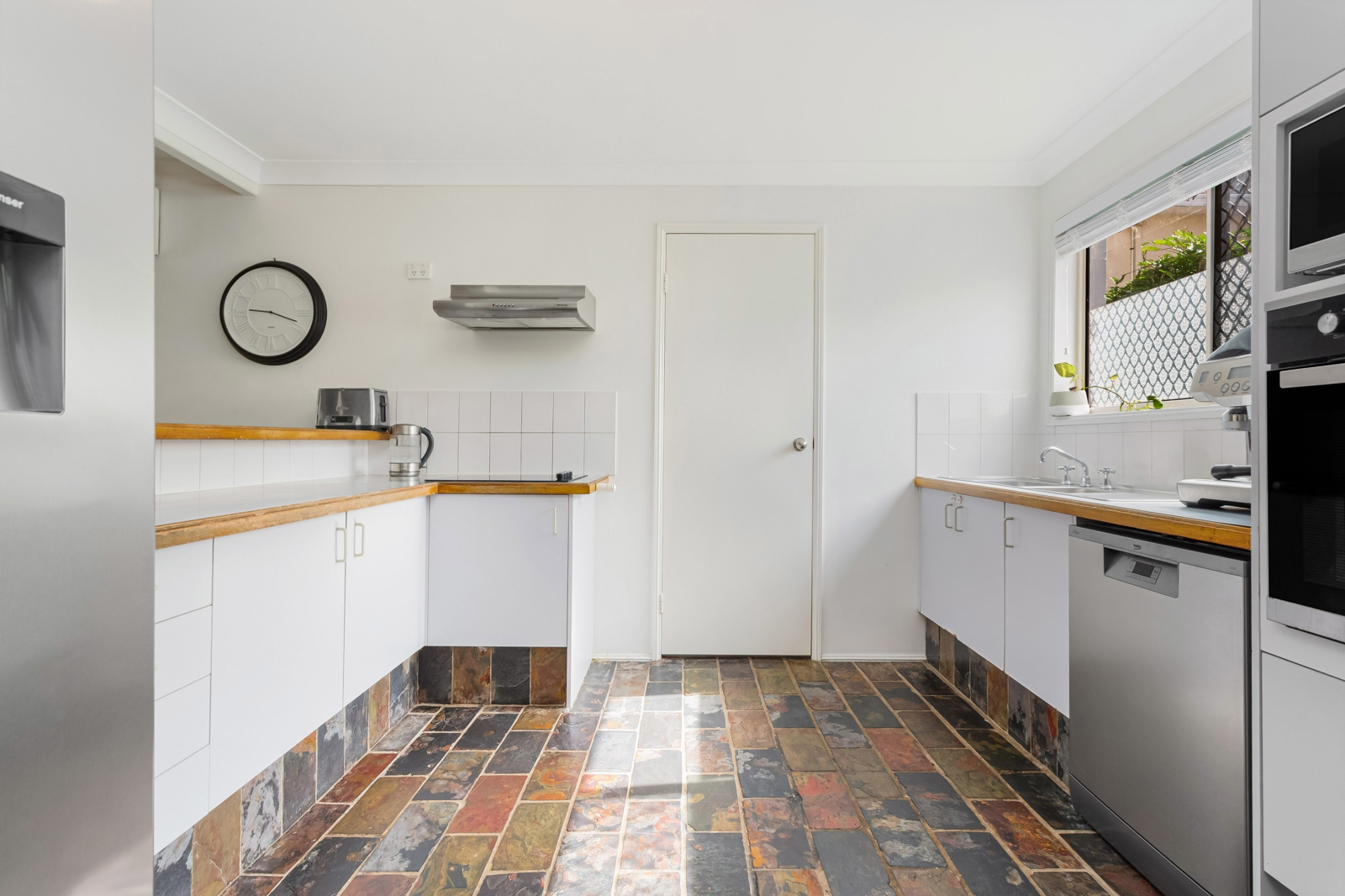 1. Kitchen.jpg