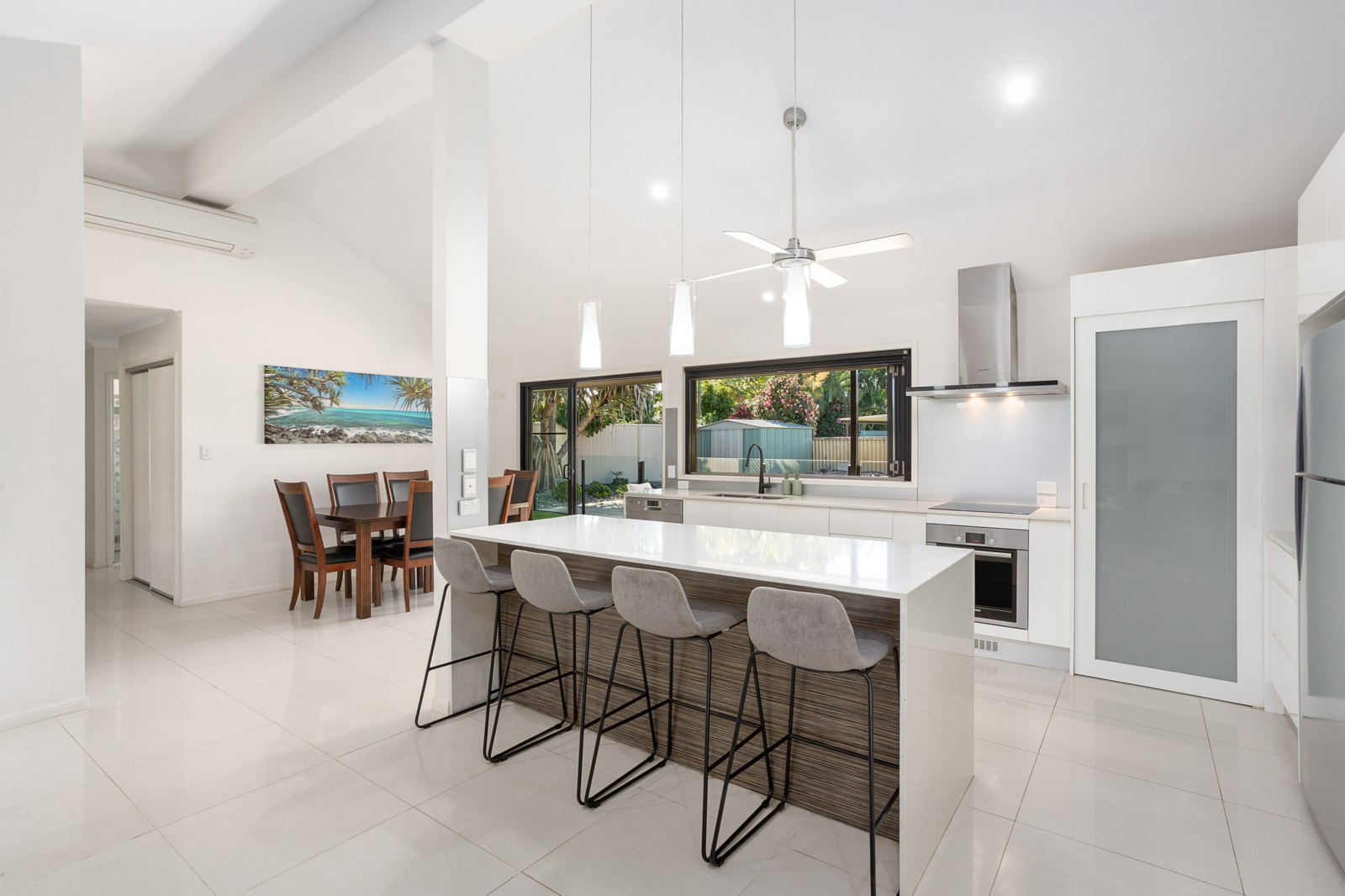 7. Kitchen.jpg
