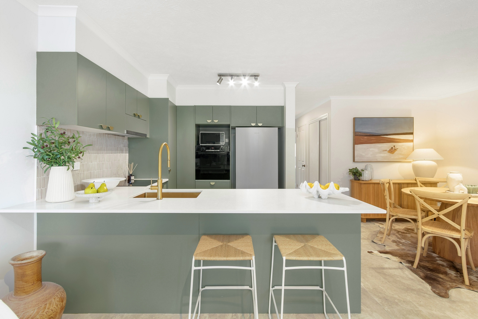 3. Kitchen.jpg