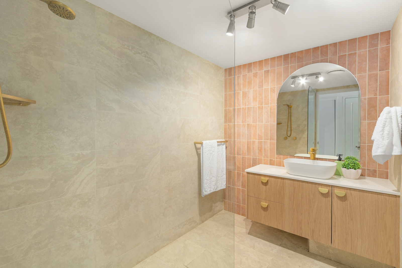 1. Bath.jpg