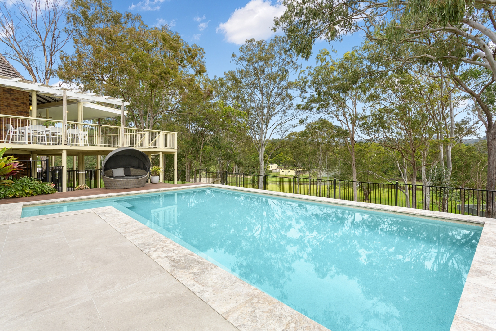 11. Pool.jpg