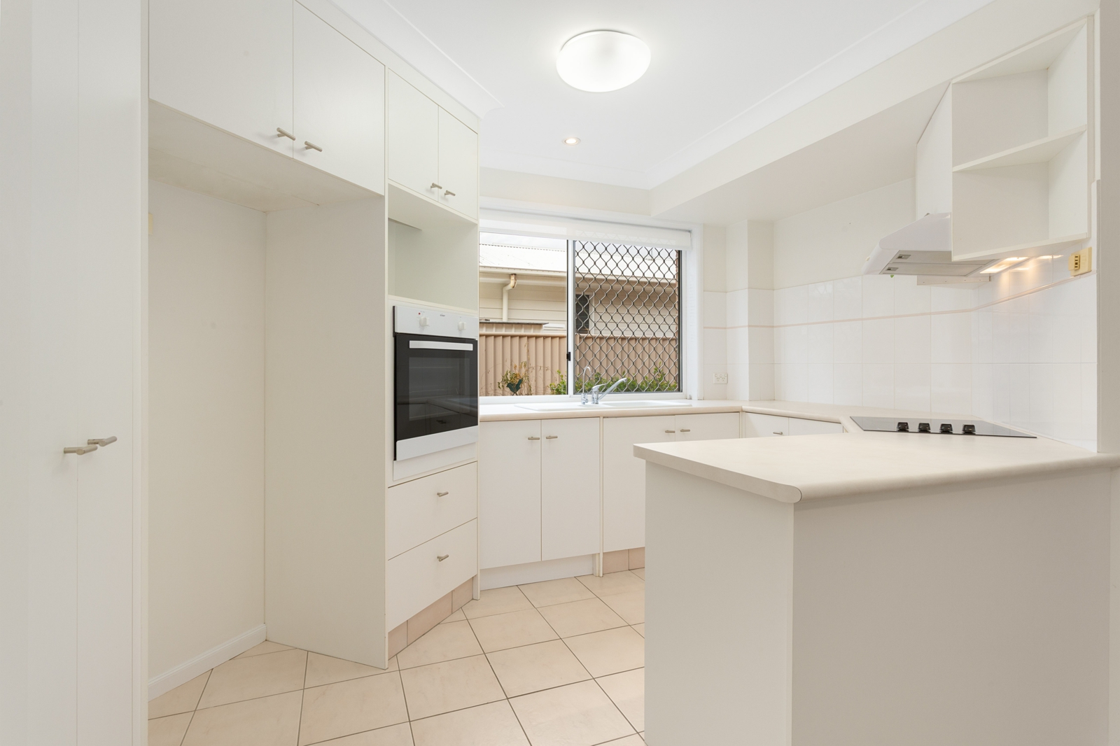 2. Kitchen.jpg
