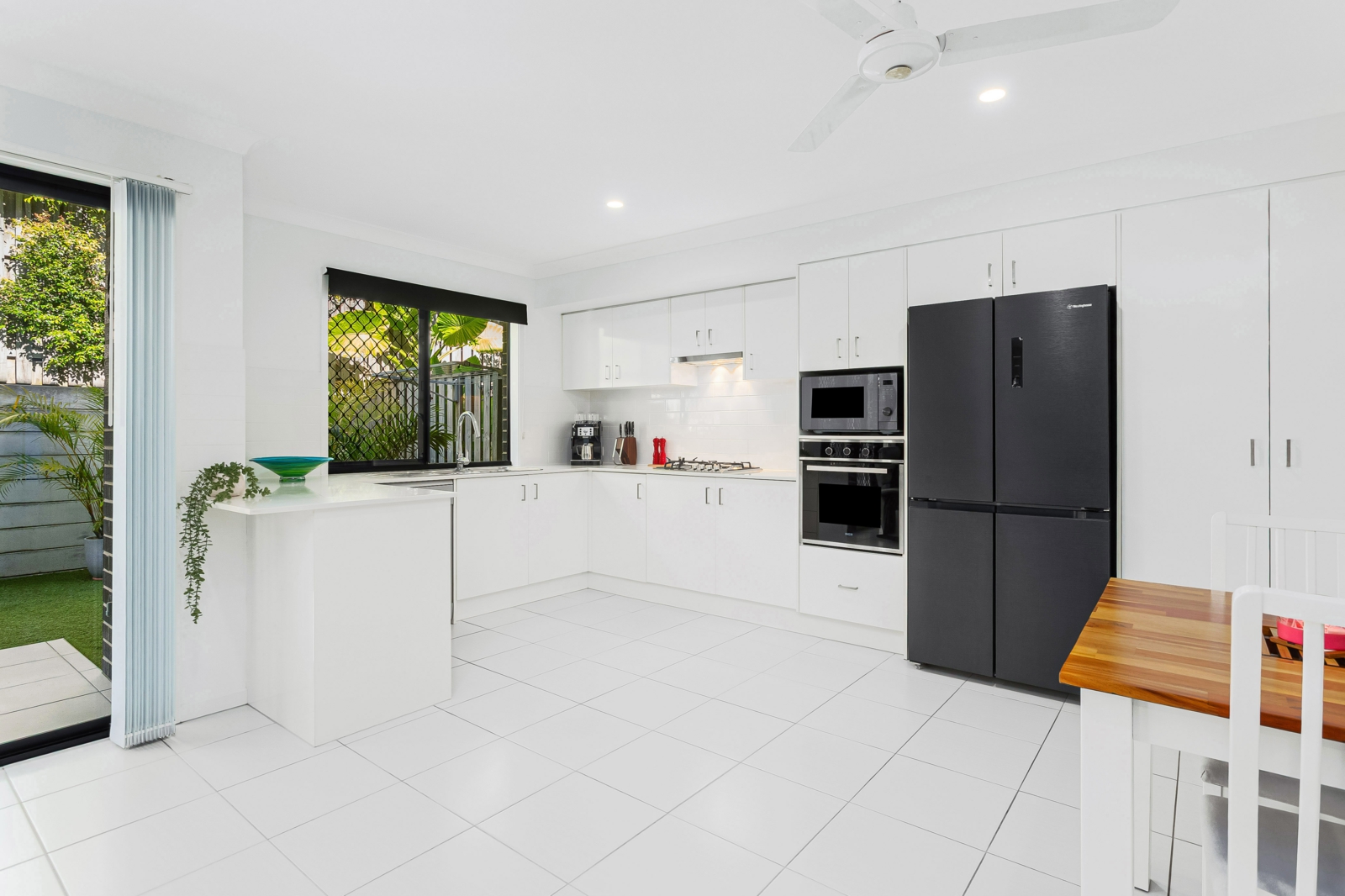 4. Kitchen.jpg