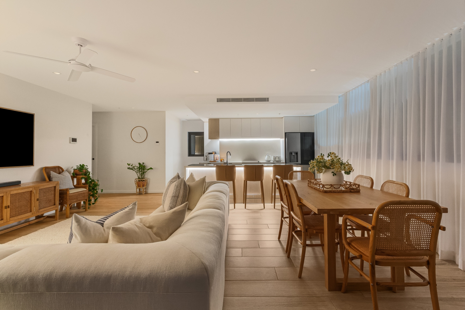 13. Living Kitchen.jpg
