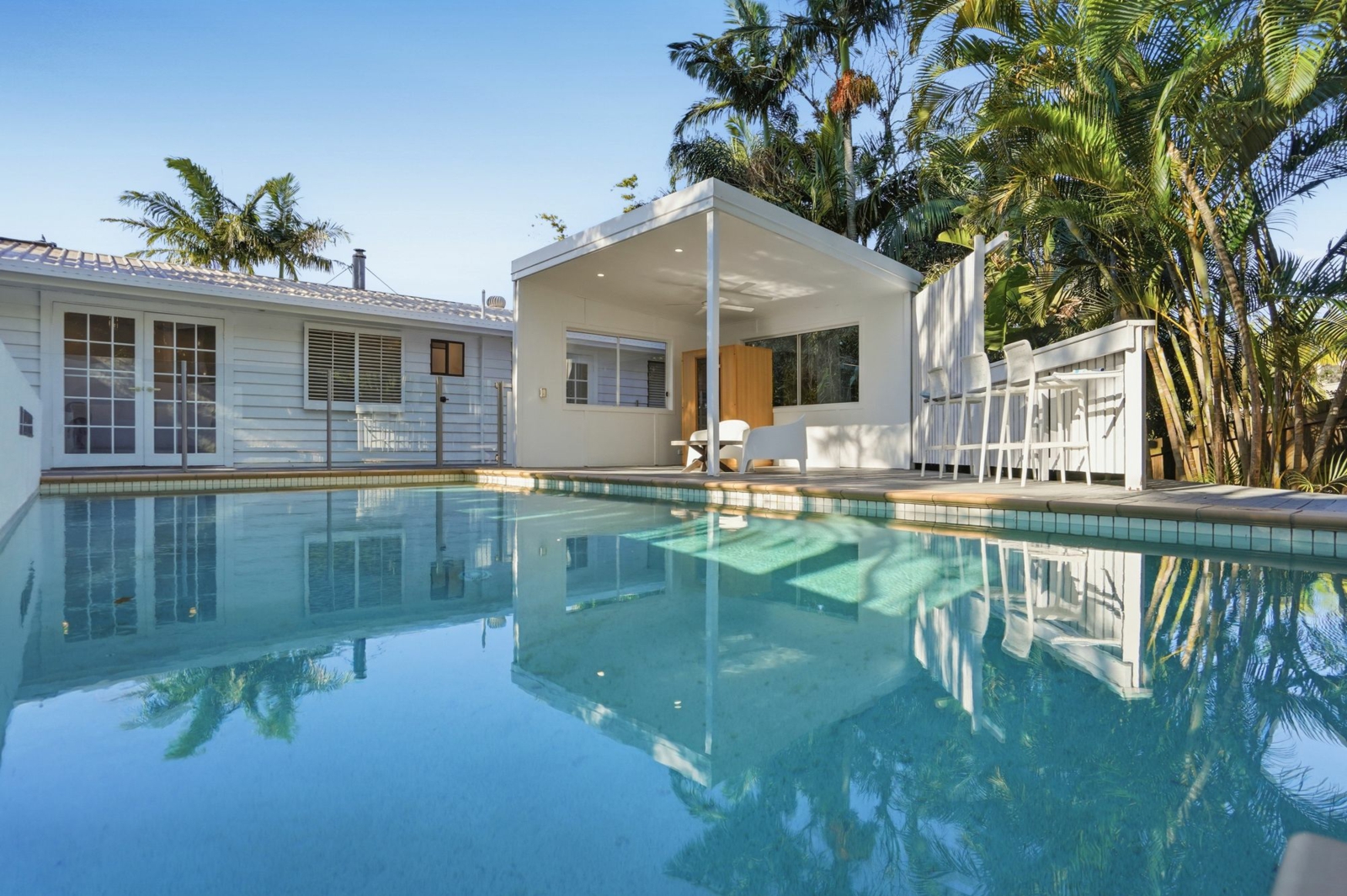 157 K P McGrath Dr, Elanora QLD 4221, Au