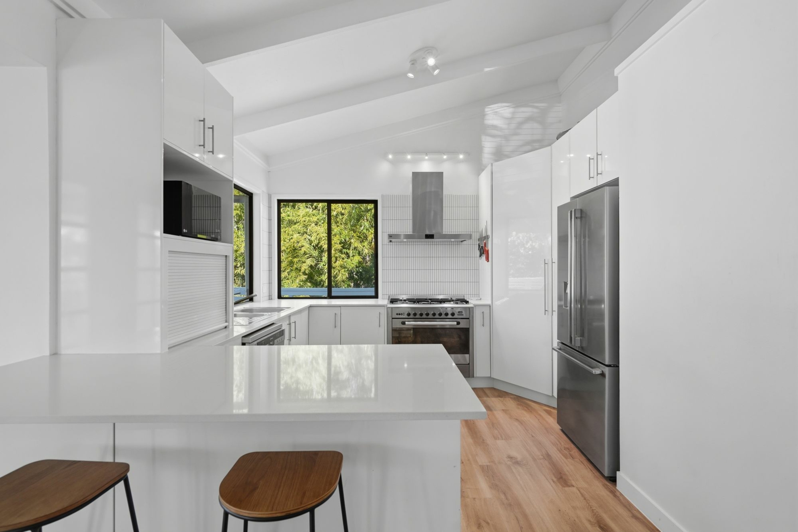 157 K P McGrath Dr, Elanora QLD 4221, Au