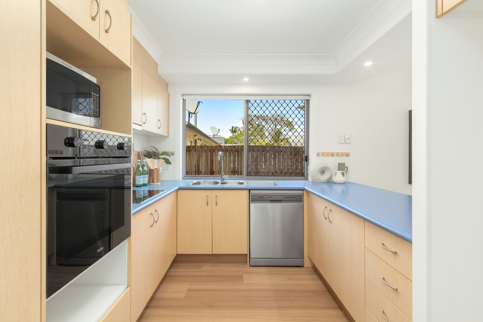 8. Kitchen.jpg