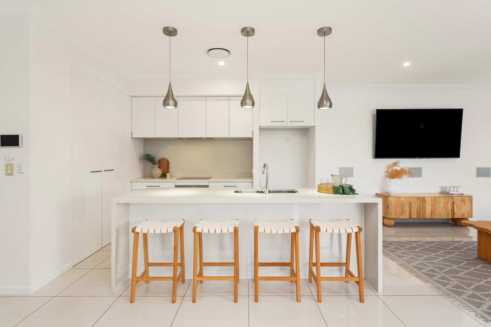 8. Kitchen.jpg