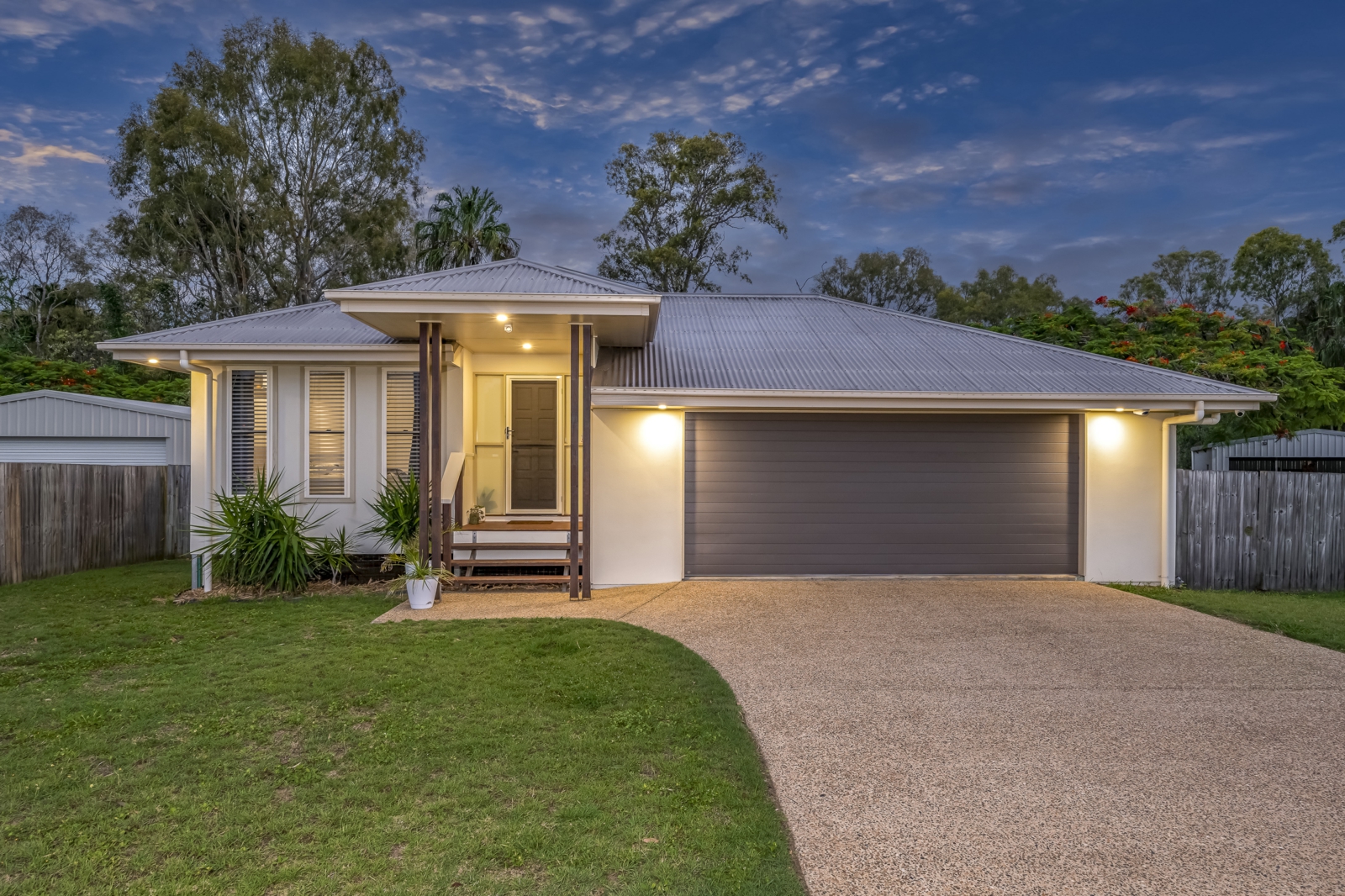 9 Regency Road,Moore Park Beach