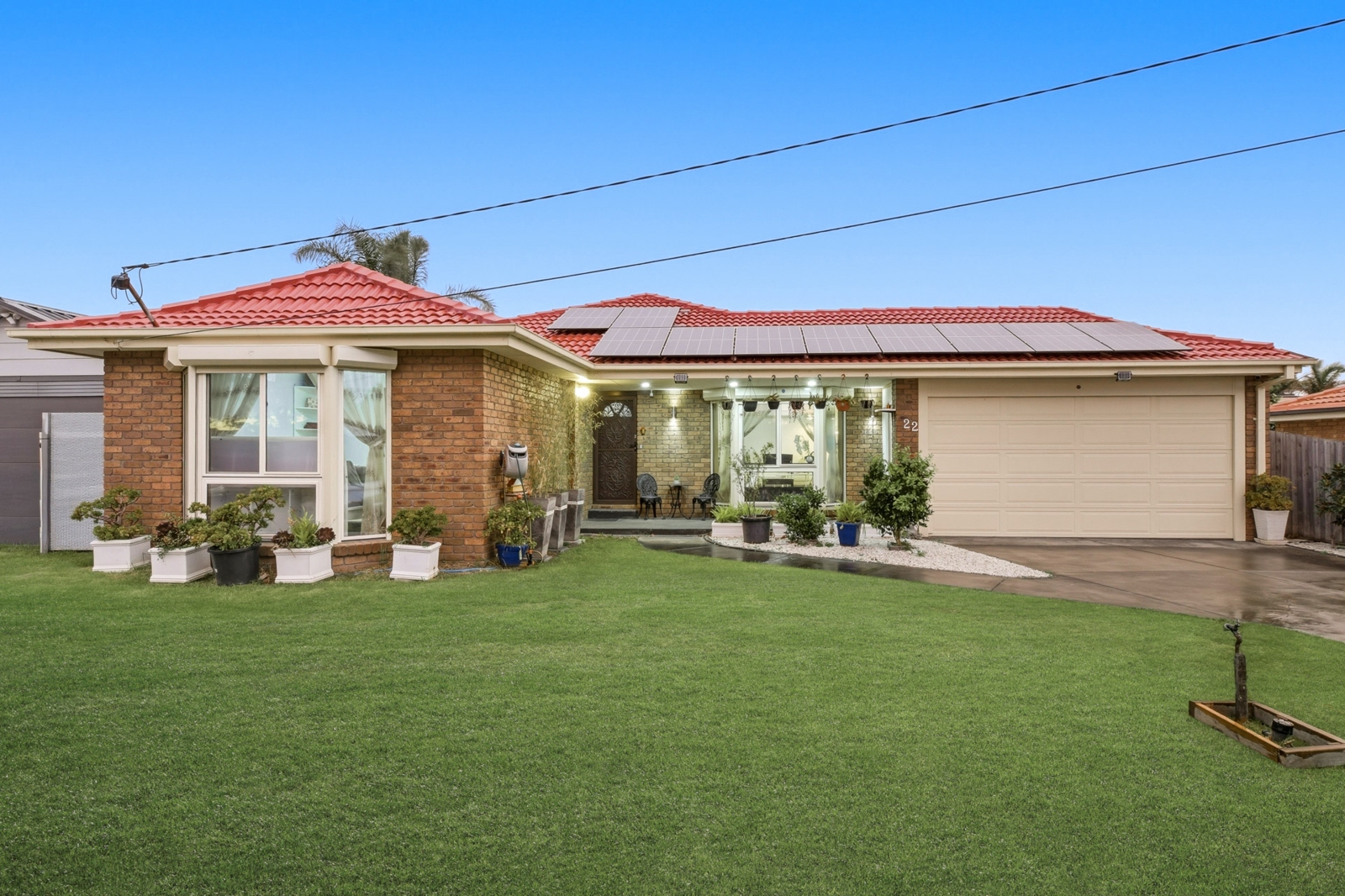 22 Currawong Dr Web-2.jpg