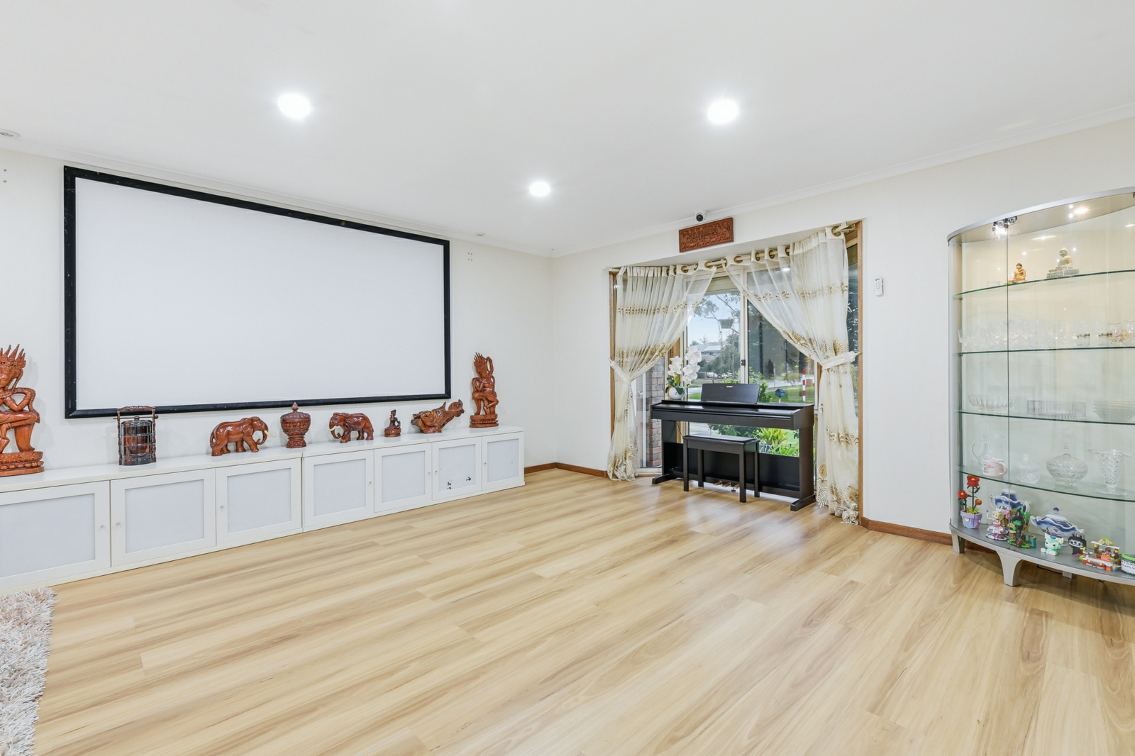 22 Currawong Dr Web-7.jpg