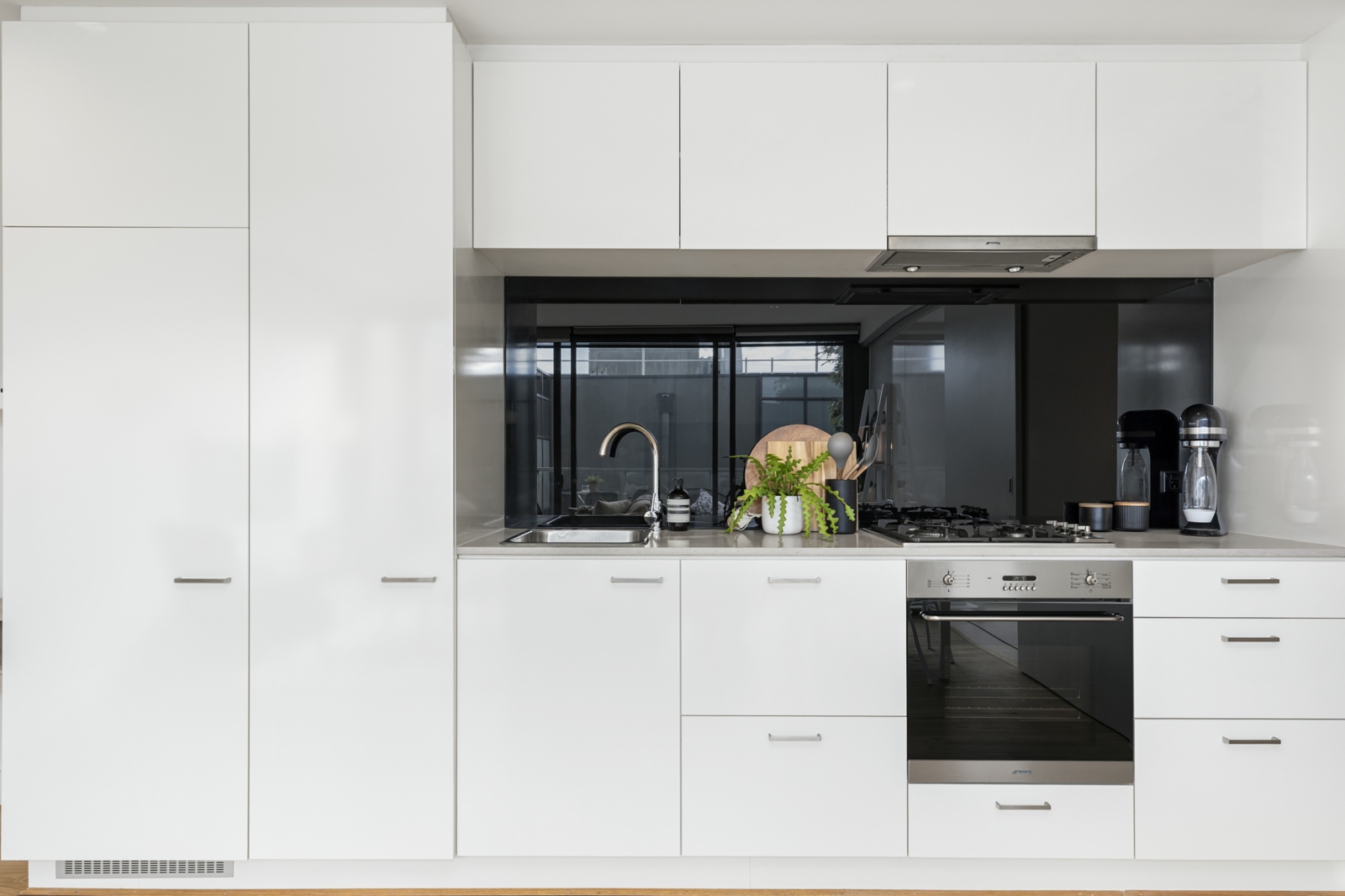 560414_409-81AslingSt-026.jpg