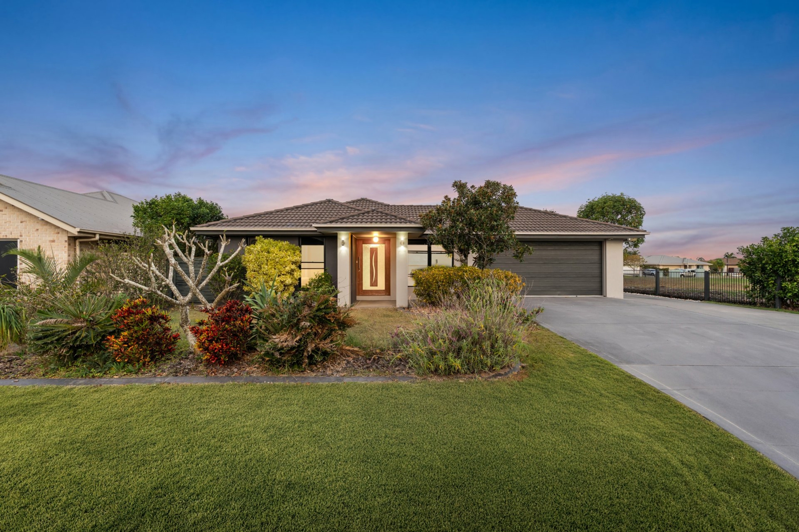 1_8 mckavanagh ct, caboolture - matt sto
