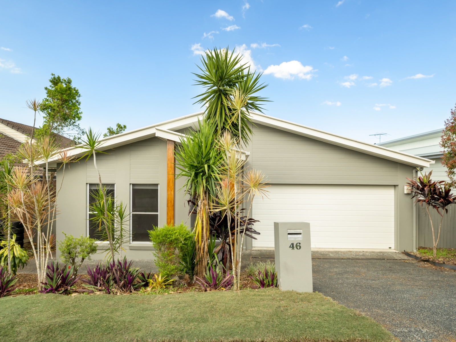 46 Lakes Entrance Drive,Springfield Lakes