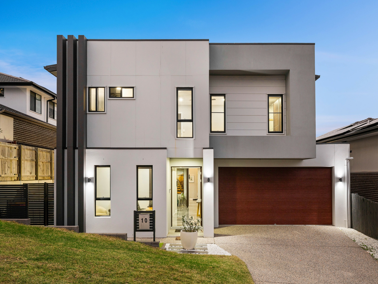 10 Larkhall Street, SPRING MOUNTAIN