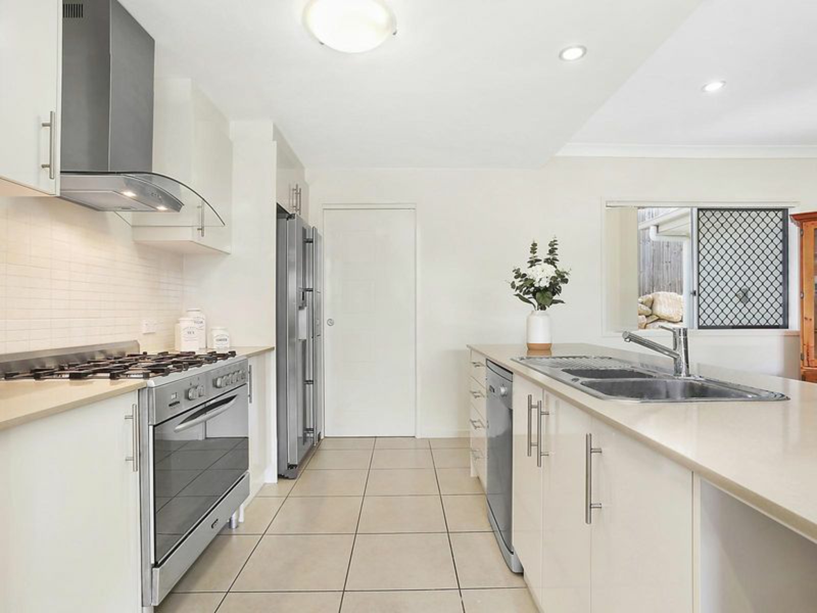4 Romulus Circuit, AUGUSTINE HEIGHTS