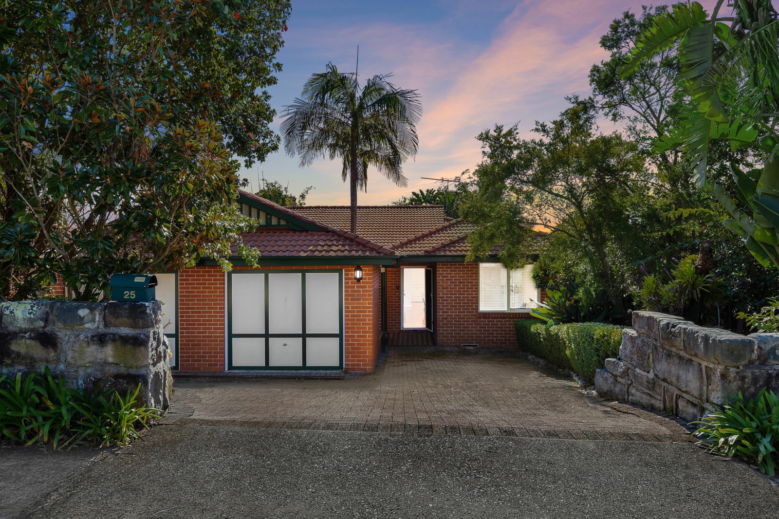 Front Of House_dusk_v2