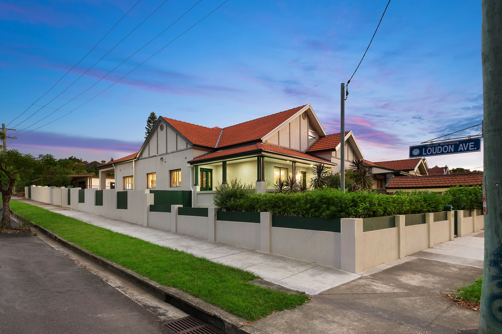 65 Dobroyd Parade, HABERFIELD