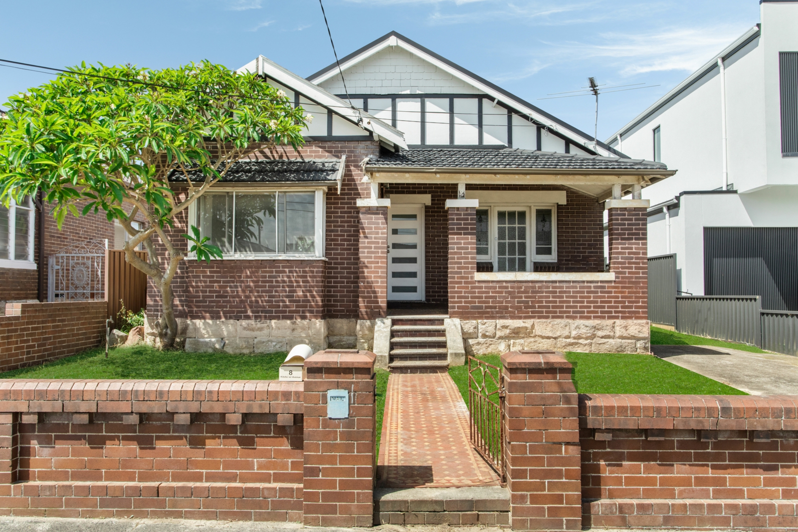 8 Kitchener Avenue, EARLWOOD