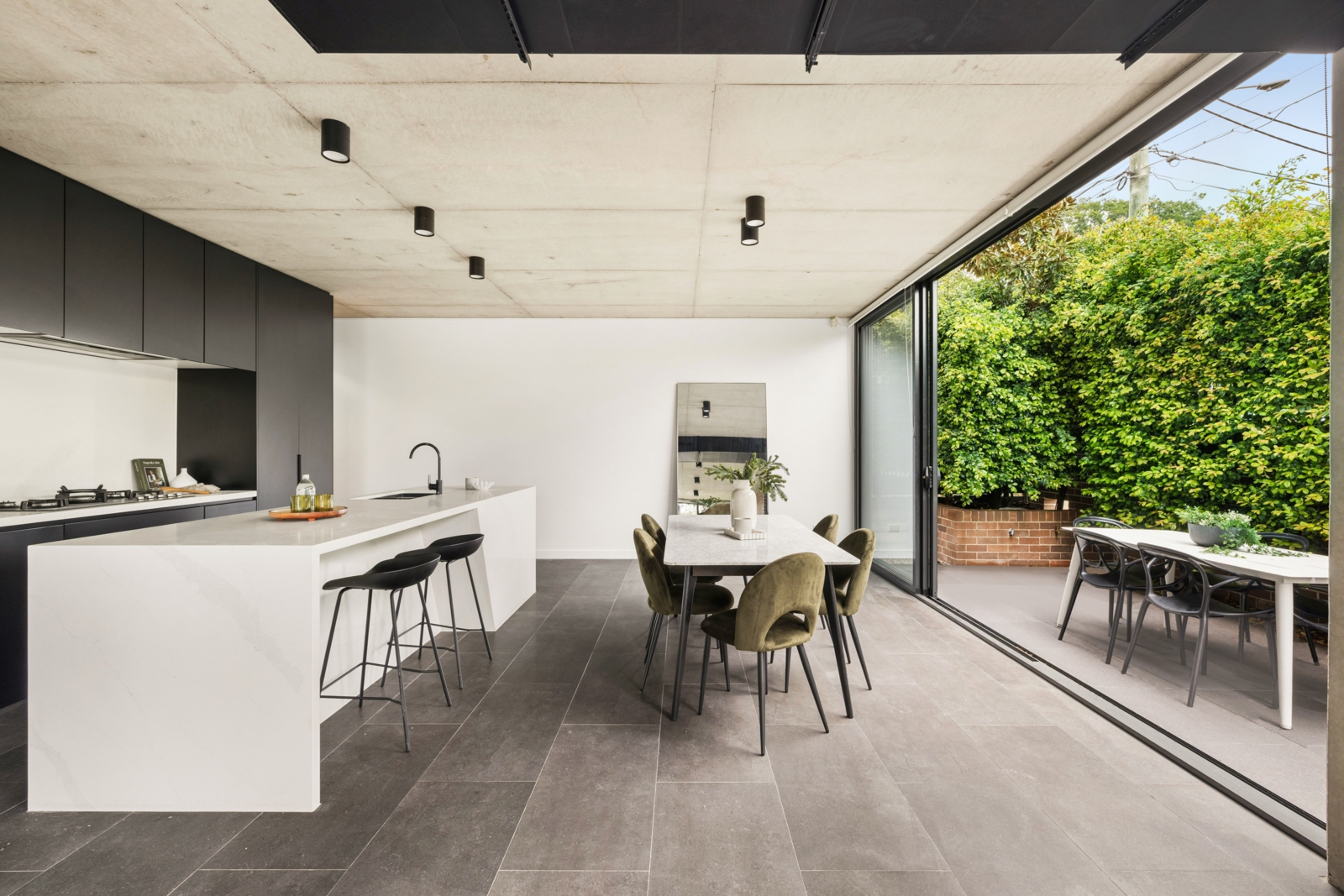 82 Floss St, Hurlstone Park-5.jpg