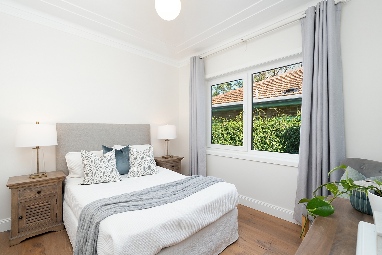 06 Bedroom.jpg
