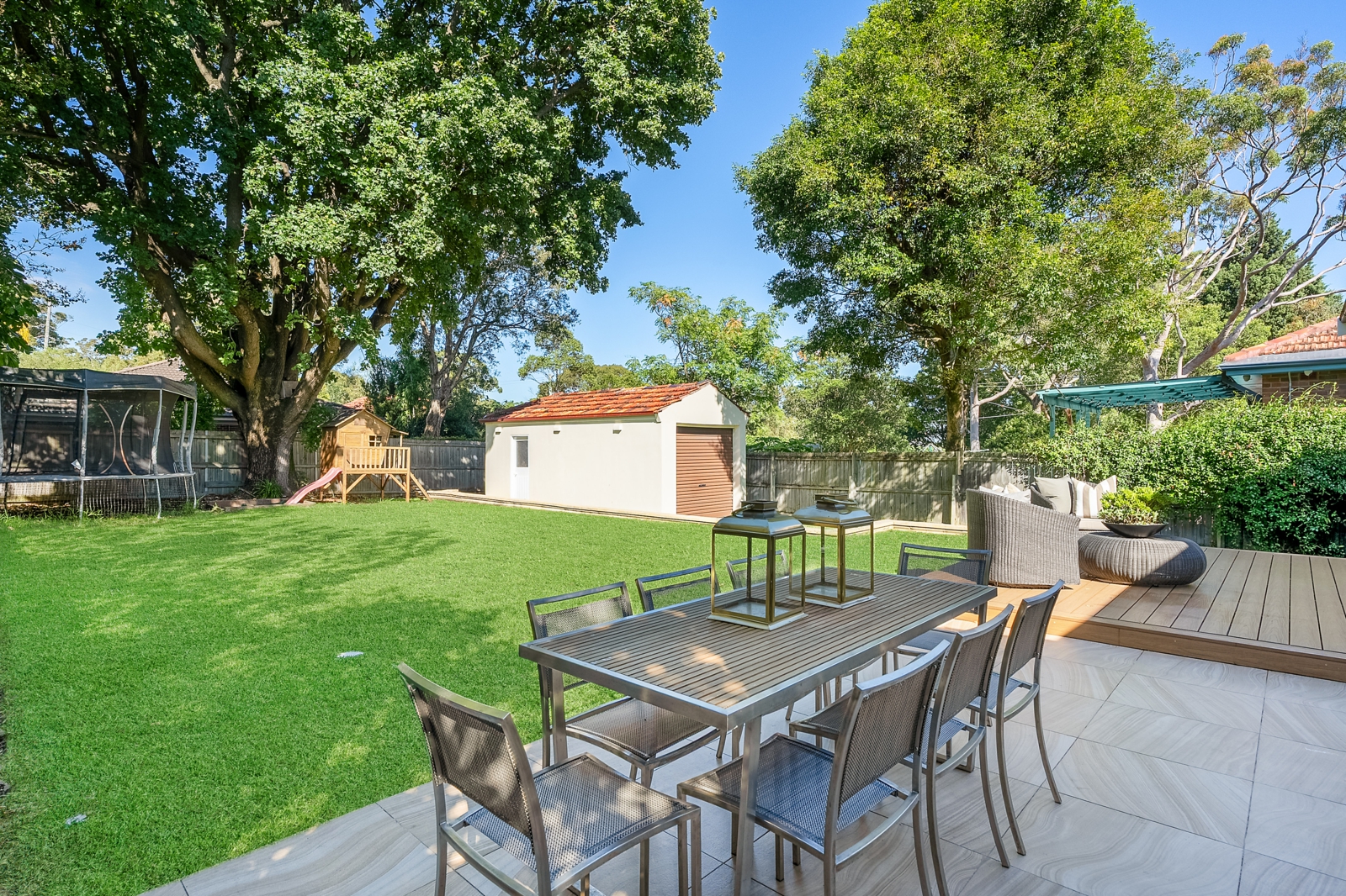 02 Backyard.jpg