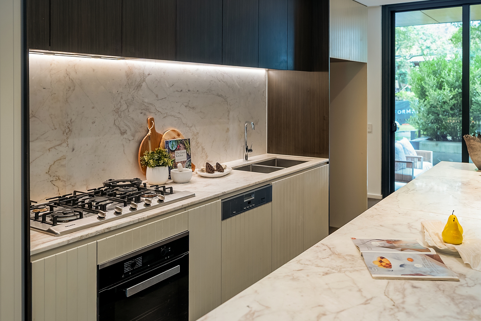 17 Kitchen.jpg