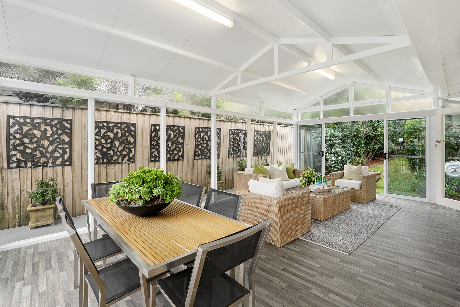 3 Alfresco.jpg