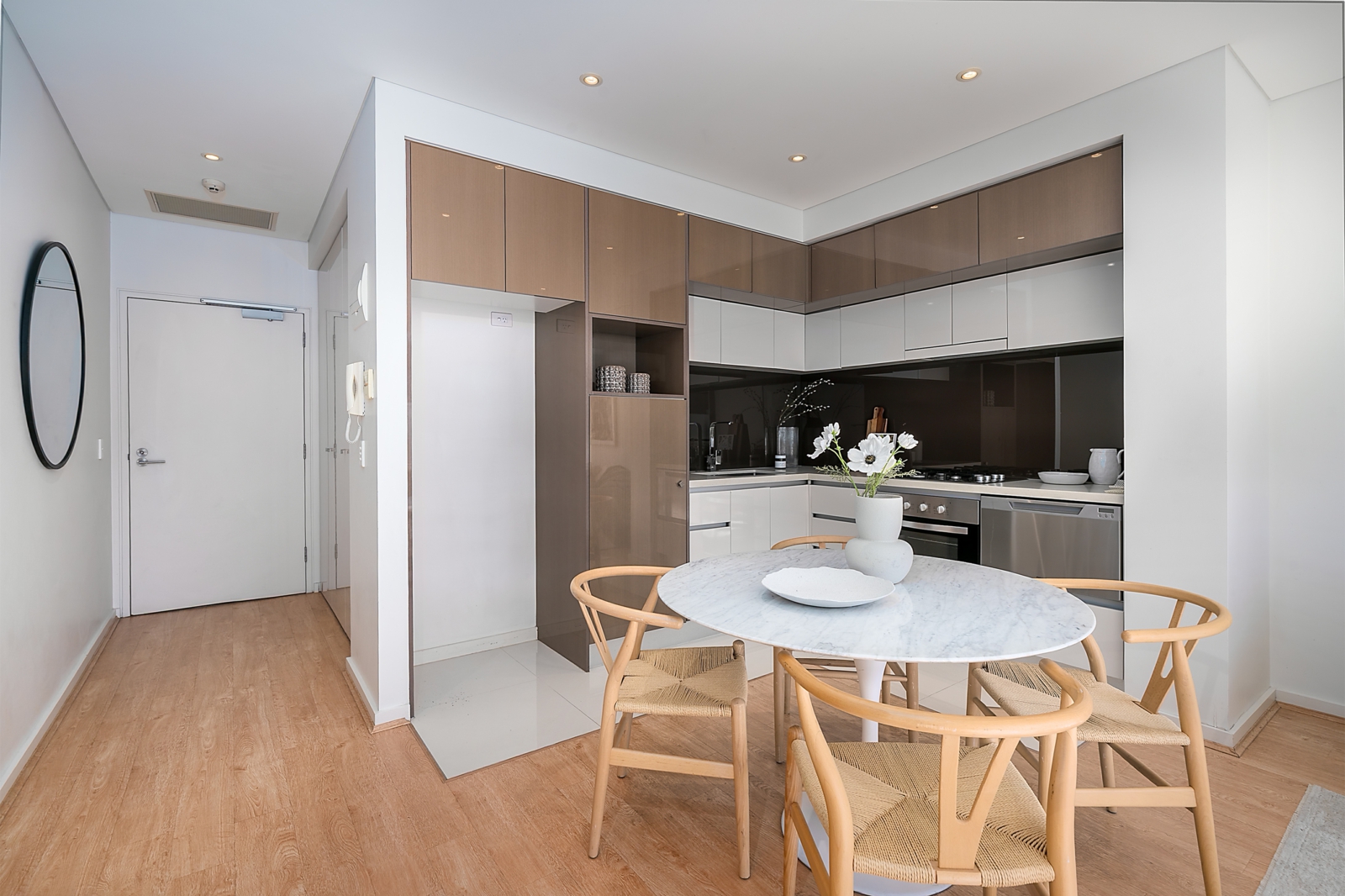 2 Dining Kitchen.jpg