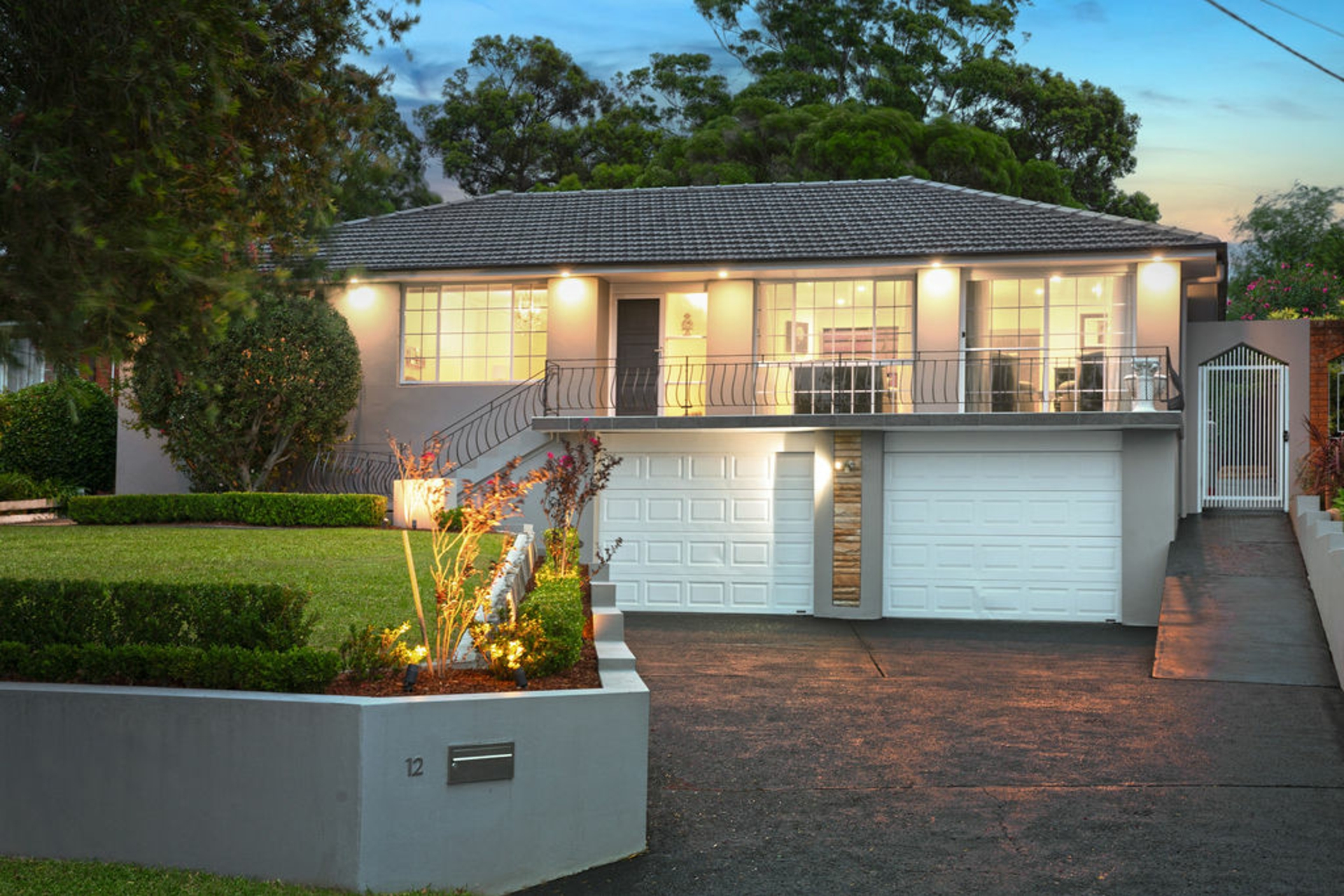 12 Blackburn Avenue, NORTH ROCKS