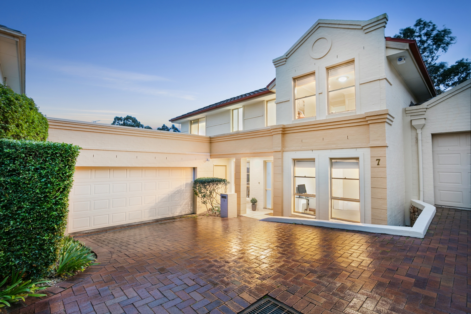 7 Government Farm Crescent, CASTLE HILL